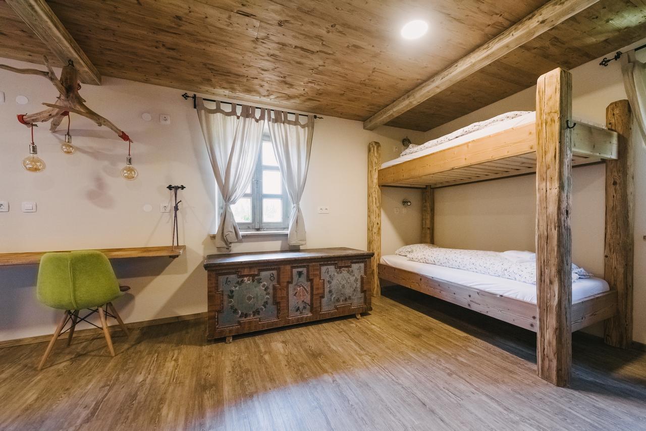 Hostel Lukna Mojstrana Kültér fotó